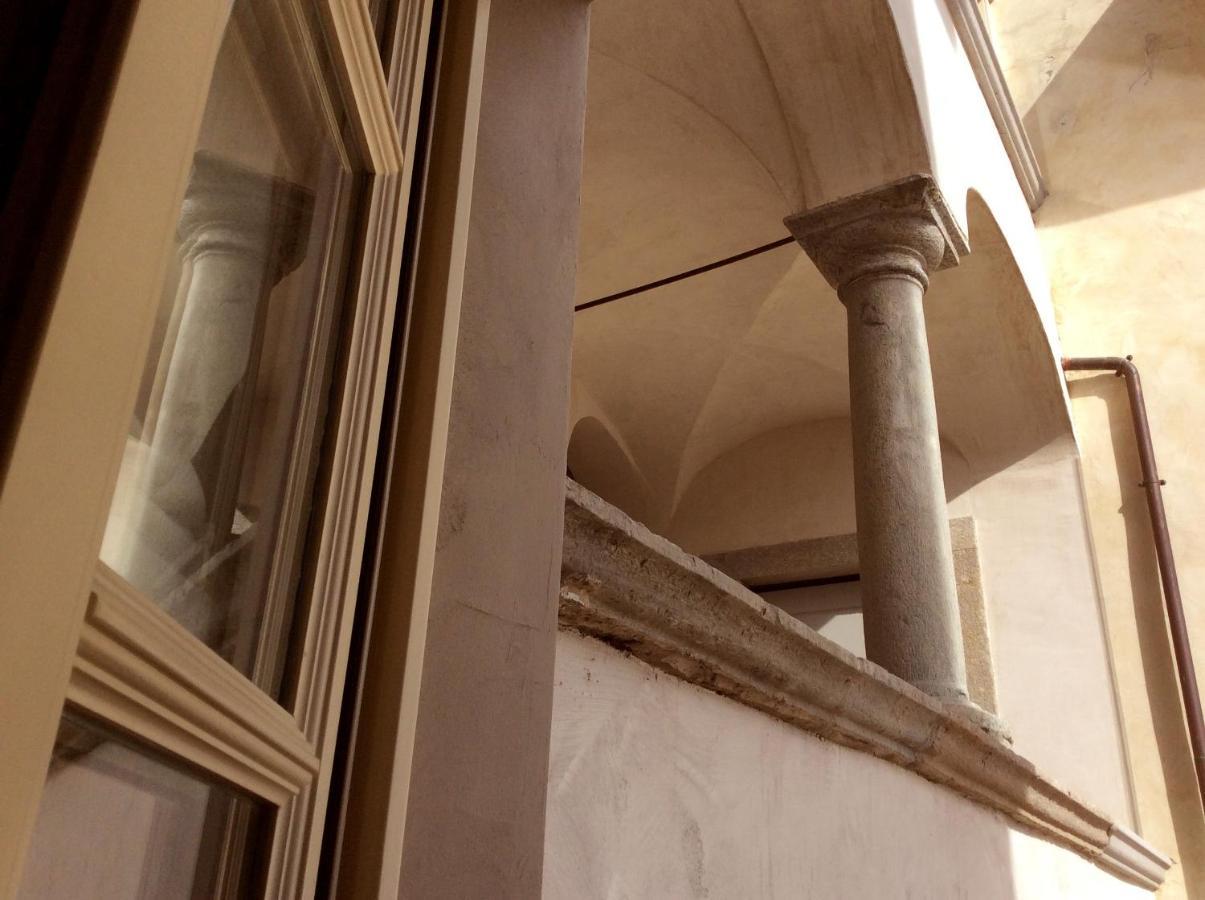 La Loggia Lägenhet Chiavenna Exteriör bild